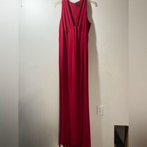 Carmen Marc Valvo Red Sleeveless V-Neck Maxi Gown